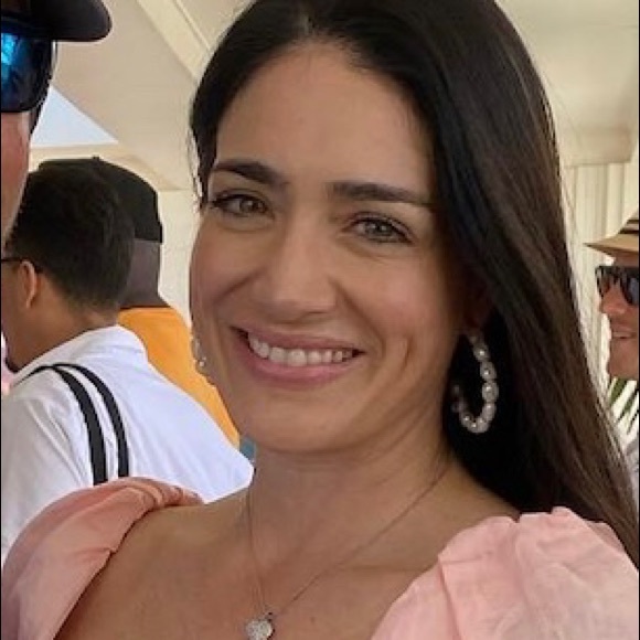 Hi! Thanks for checking out my closet! - Picture 1 of 1